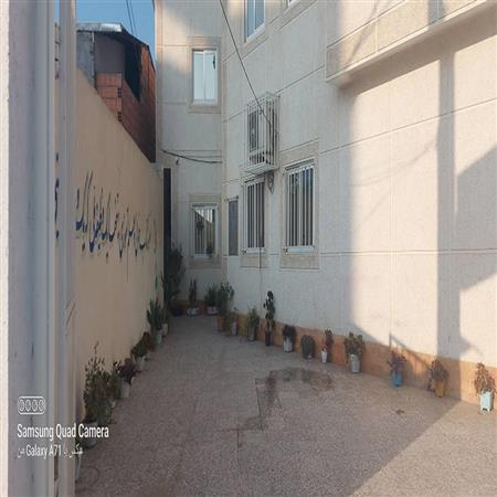 محوطه بیرونی کتابخانه